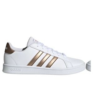 LIKE NEW WOMENS ADIDAS SNEAKERS